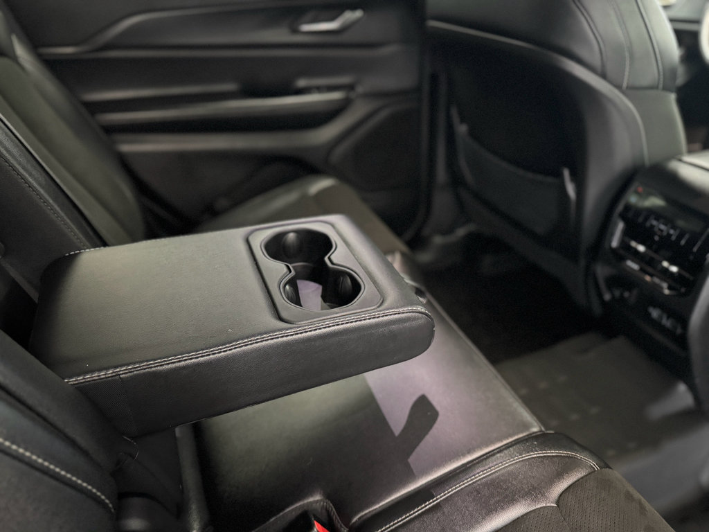 Used 2024 Jeep Grand Cherokee L Laredo image 36