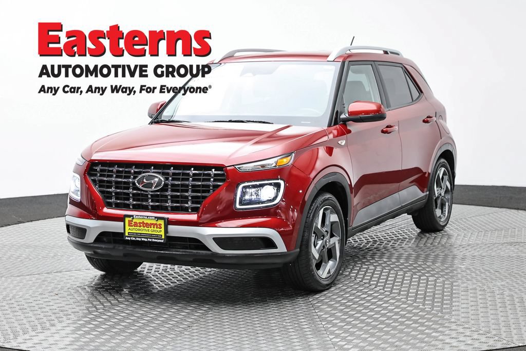 Used 2024 Hyundai Venue Limited FWD image 1