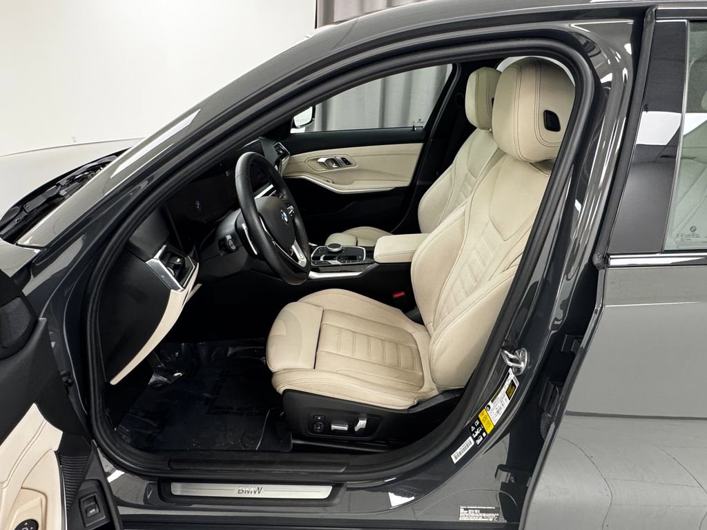 Used 2023 BMW 330i xDrive Sedan w/ Premium Package image 10