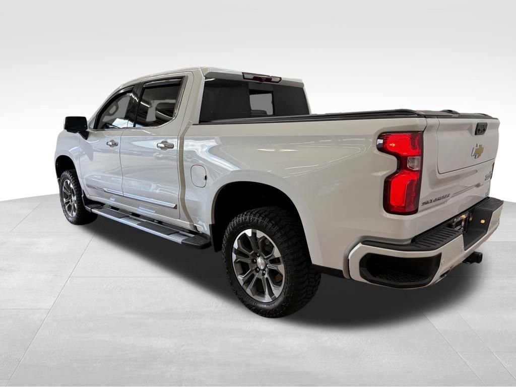 Used 2023 Chevrolet Silverado 1500 High Country w/ Z71 Off-Road Package image 3