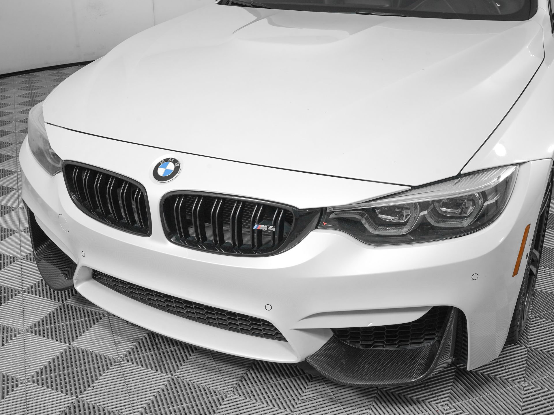 Used 2018 BMW M4 Coupe RWD image 27
