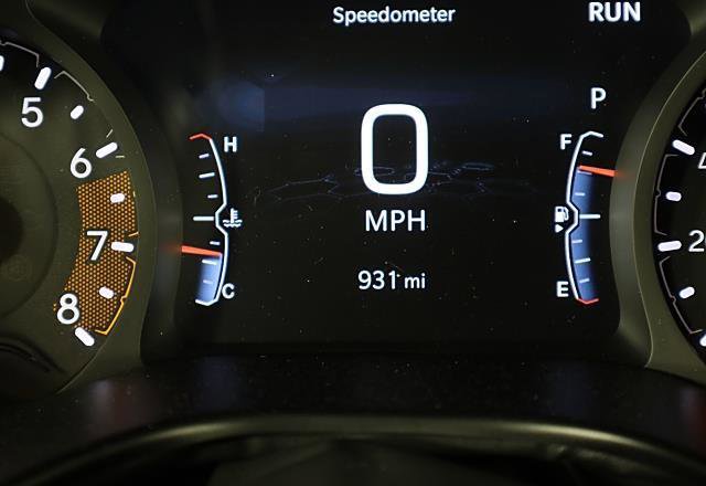 Used 2025 Jeep Compass Sport image 36