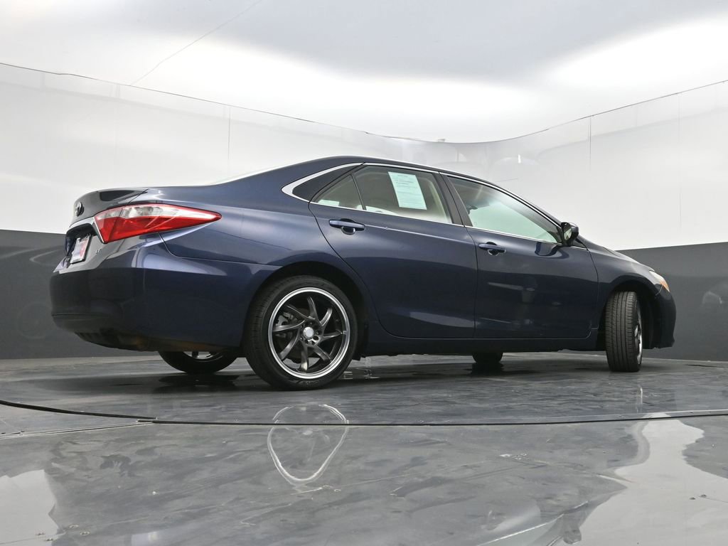 Used 2016 Toyota Camry LE image 25