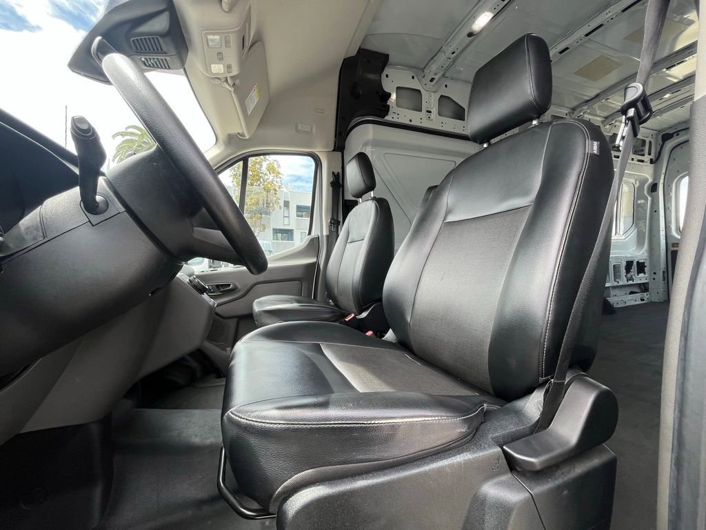 Used 2022 Ford E-Transit 148 High Roof Extended image 14