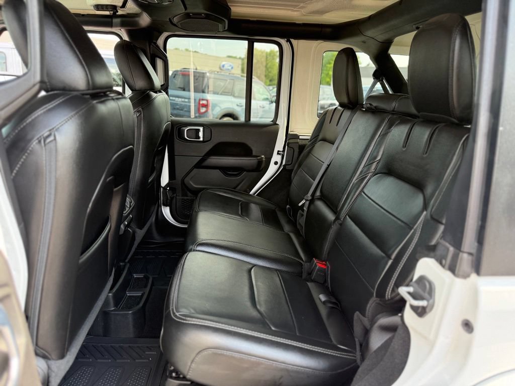 Used 2021 Jeep Wrangler Unlimited Sahara AWD/4WD image 13