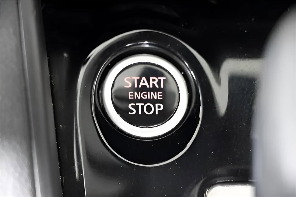 Used 2023 Nissan Versa SR w/ Trunk Package FWD image 41