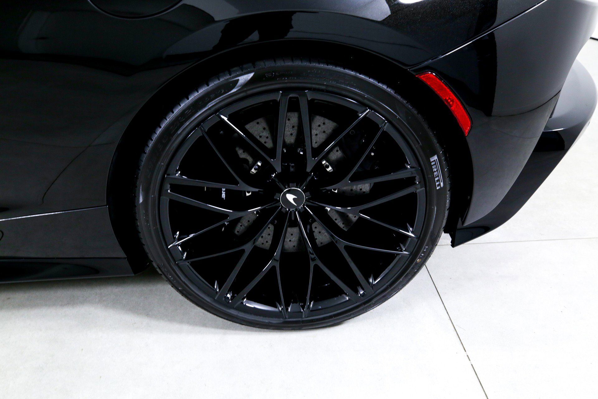 Used 2025 McLaren GTS RWD image 28