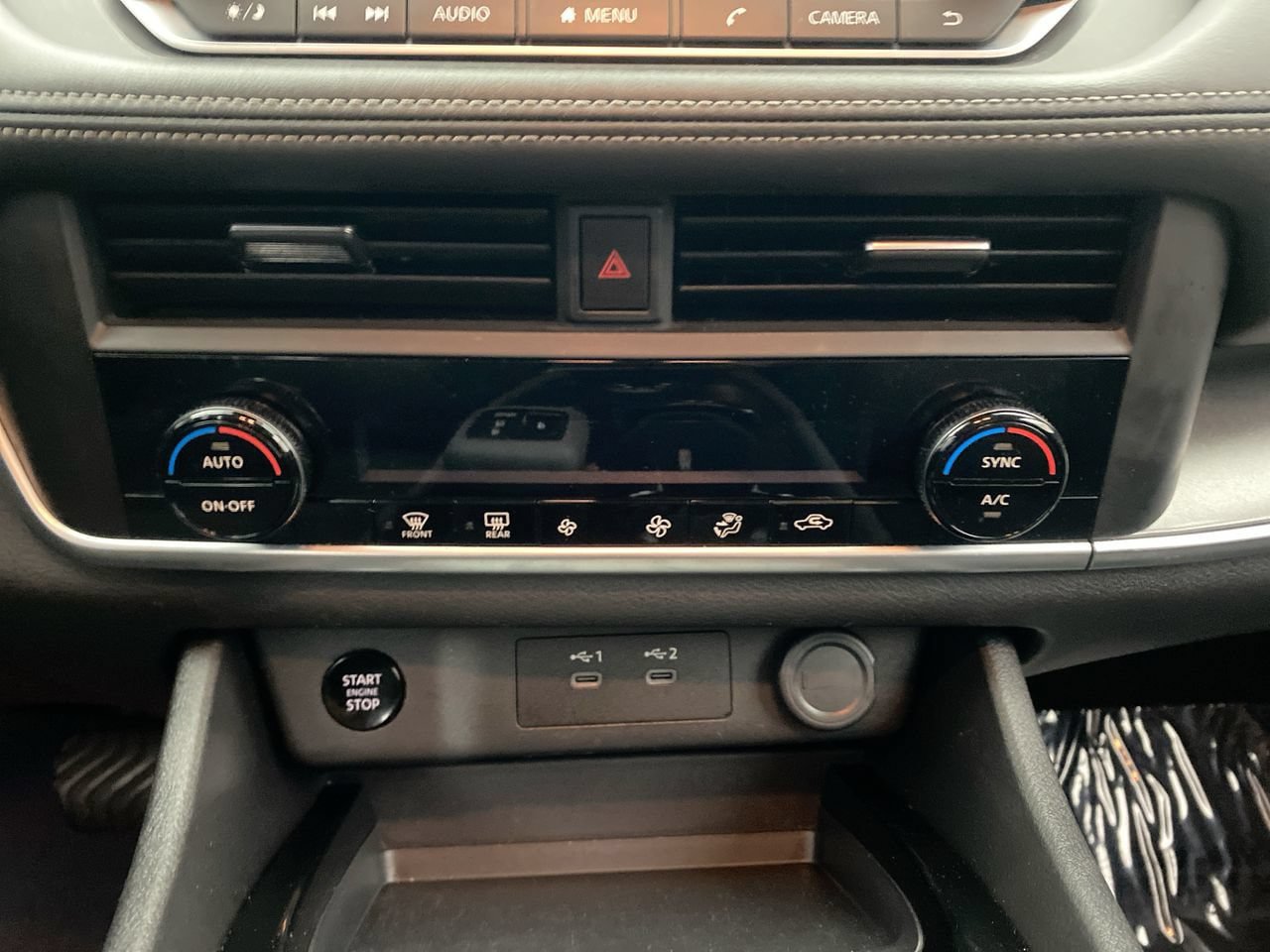 Used 2025 Nissan Rogue SV AWD/4WD image 21
