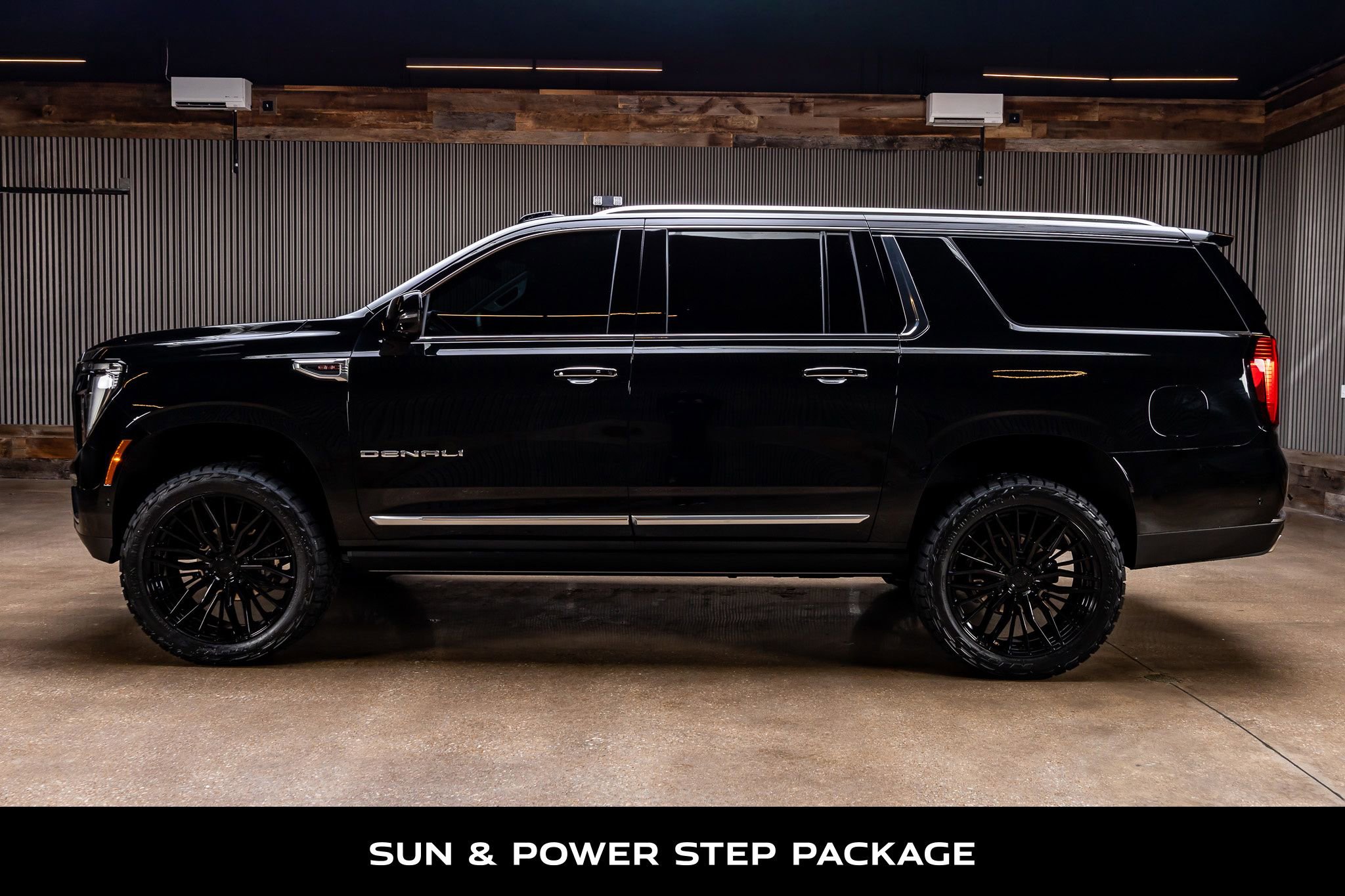 Used 2026 GMC Yukon XL Denali w/ Sun & Power Step Package AWD/4WD image 6