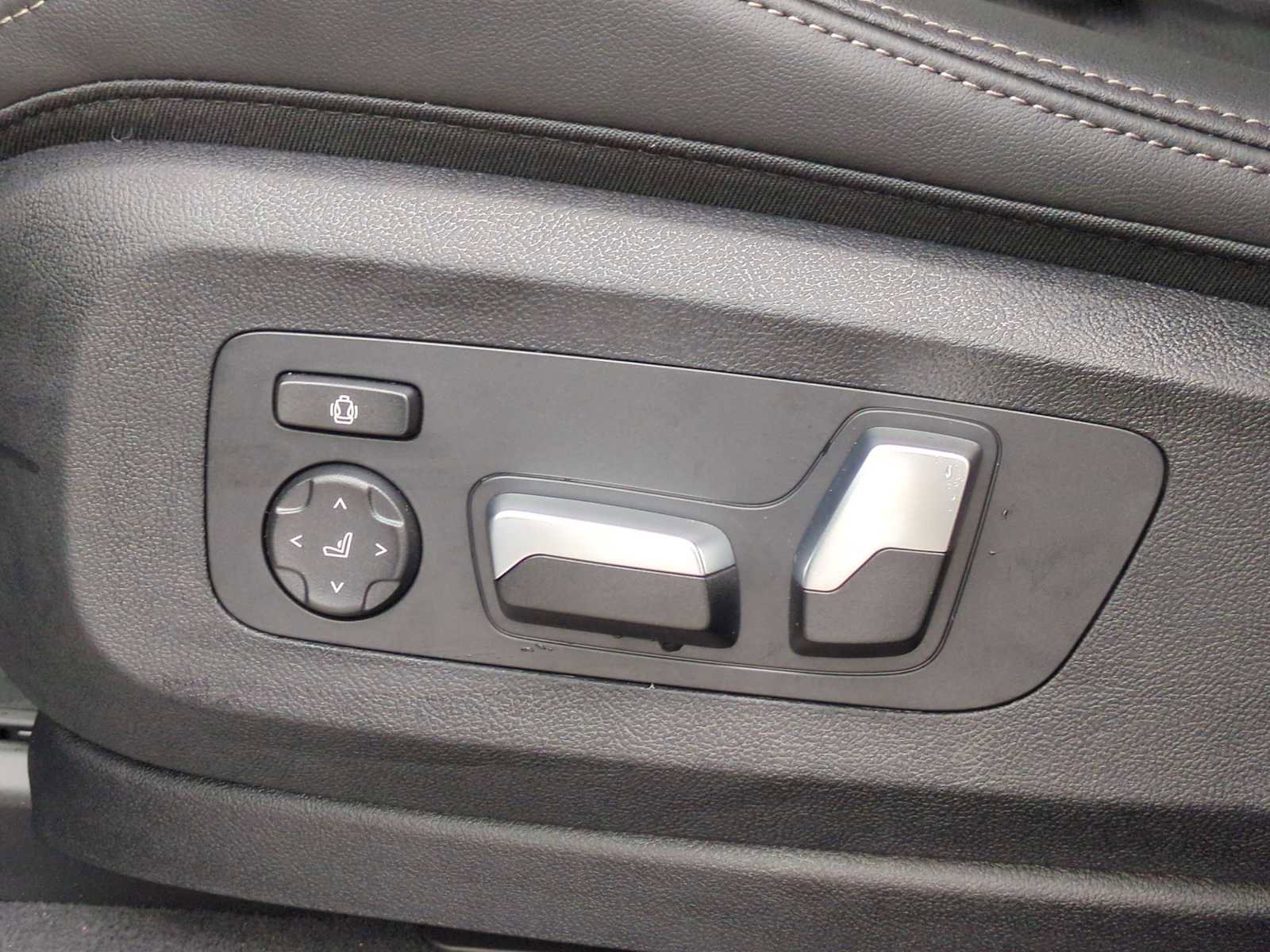New 2026 BMW X6 xDrive40i AWD/4WD image 17