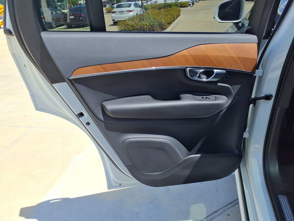 Used 2023 Volvo XC90 B6 Plus AWD/4WD image 18