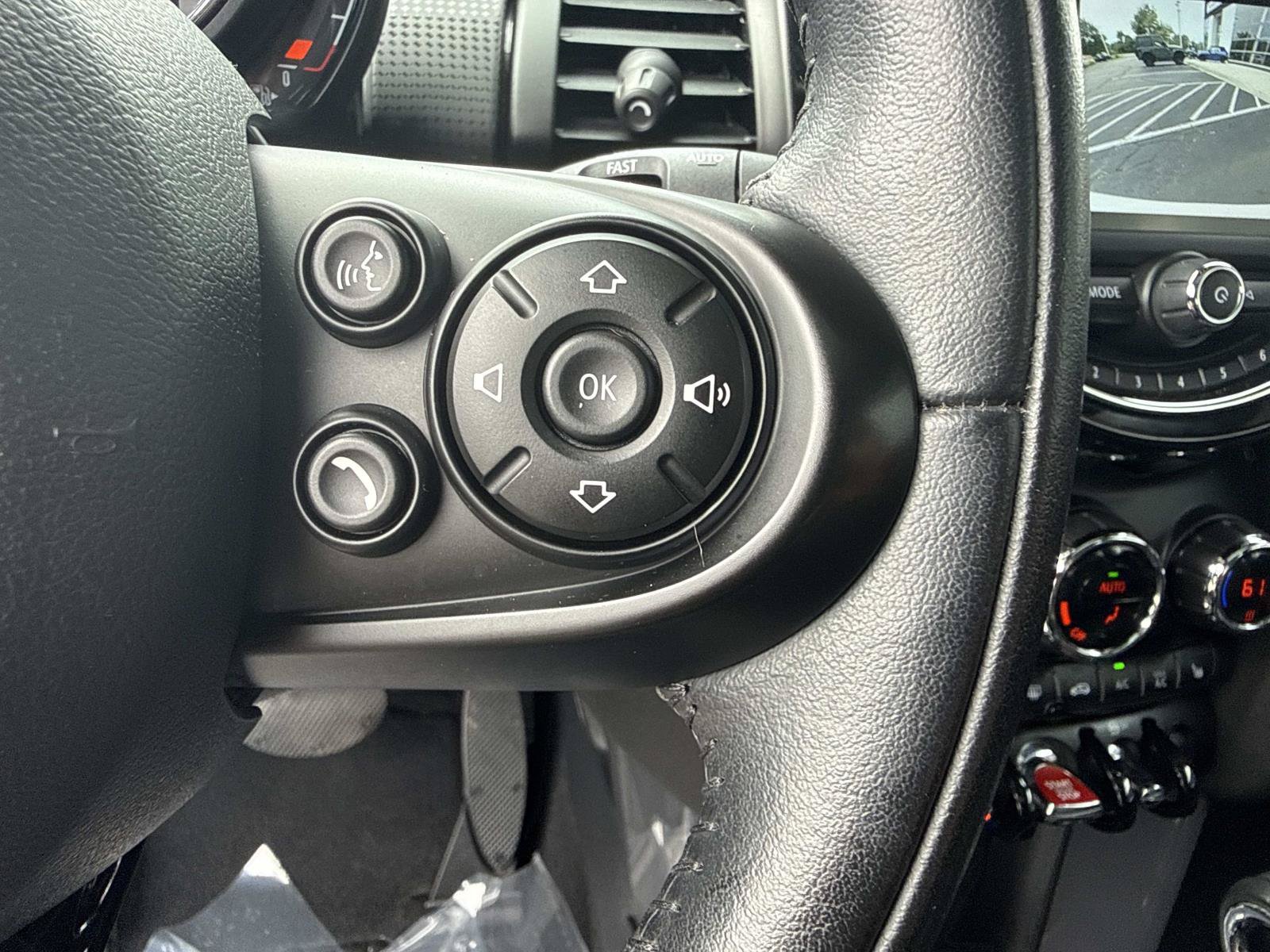 Used 2019 MINI Cooper 2-Door Hardtop FWD image 26
