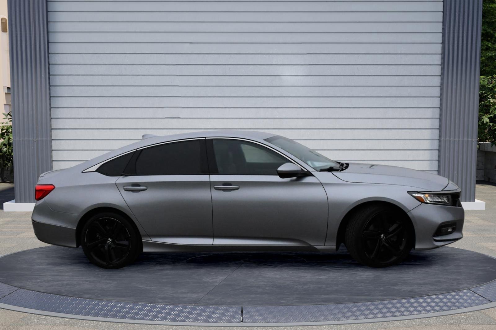 Used 2018 Honda Accord Sport image 3