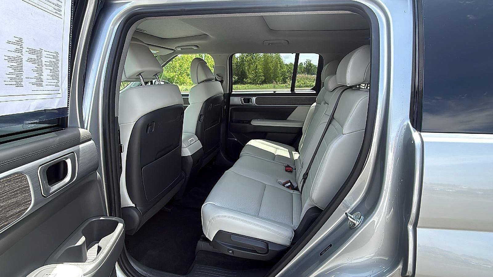 Certified 2024 Hyundai Santa Fe Limited AWD/4WD image 24