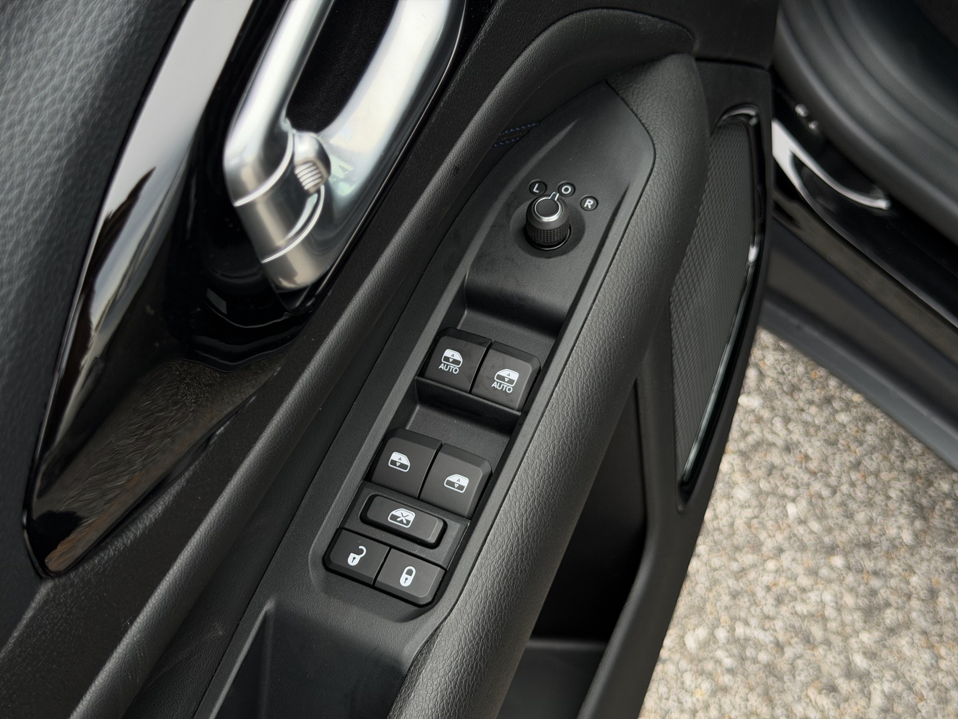 New 2026 Jeep Compass Latitude AWD/4WD image 15