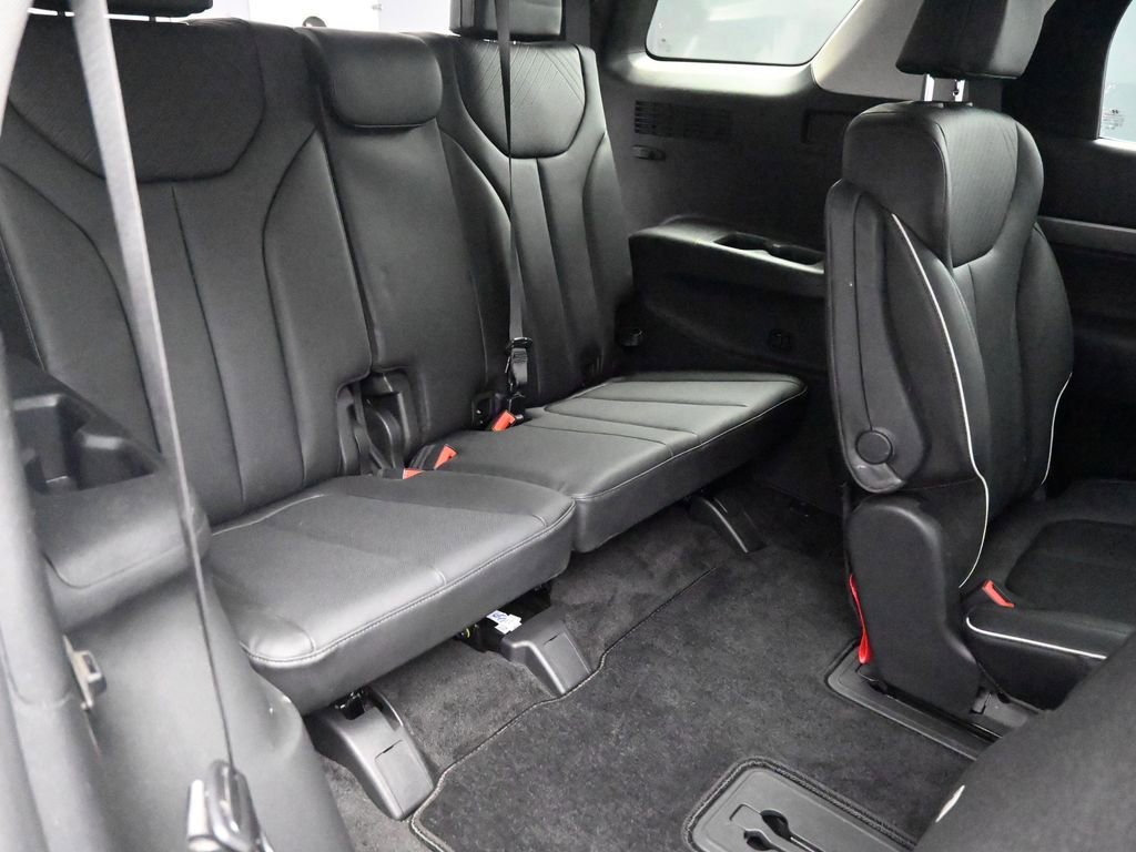 Used 2025 Hyundai Palisade SEL image 24