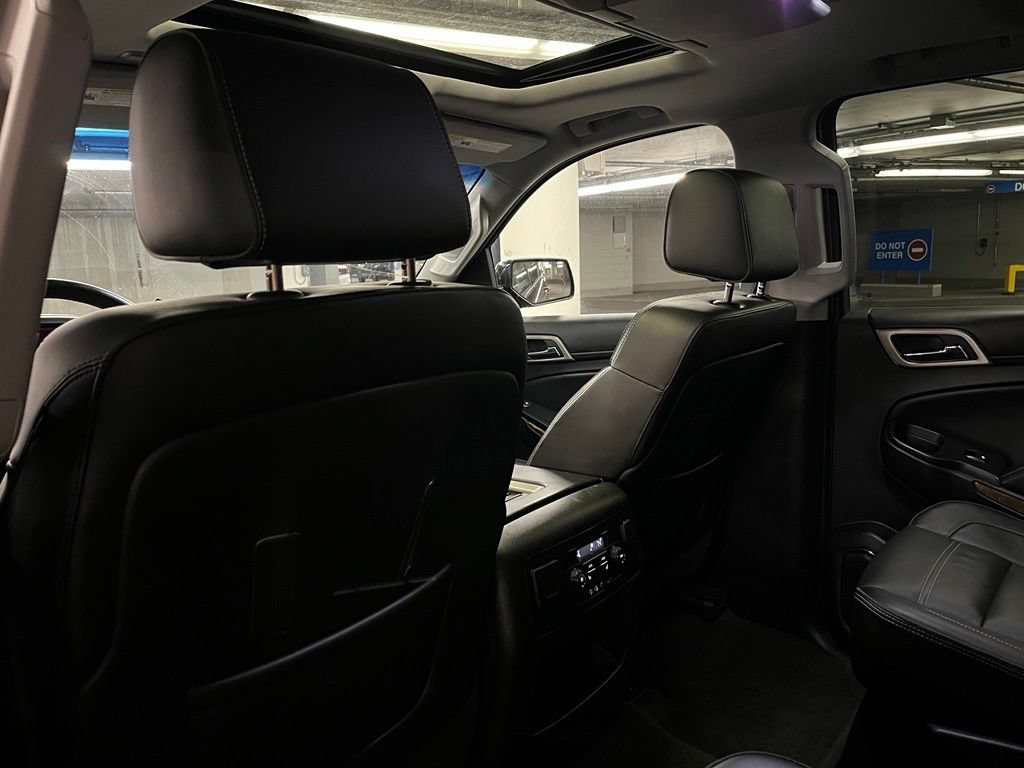 Used 2016 GMC Yukon Denali w/ Open Road Package AWD/4WD image 27