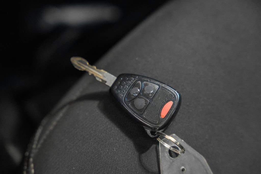 Used 2015 Jeep Wrangler Unlimited Rubicon w/ Connectivity Group image 35