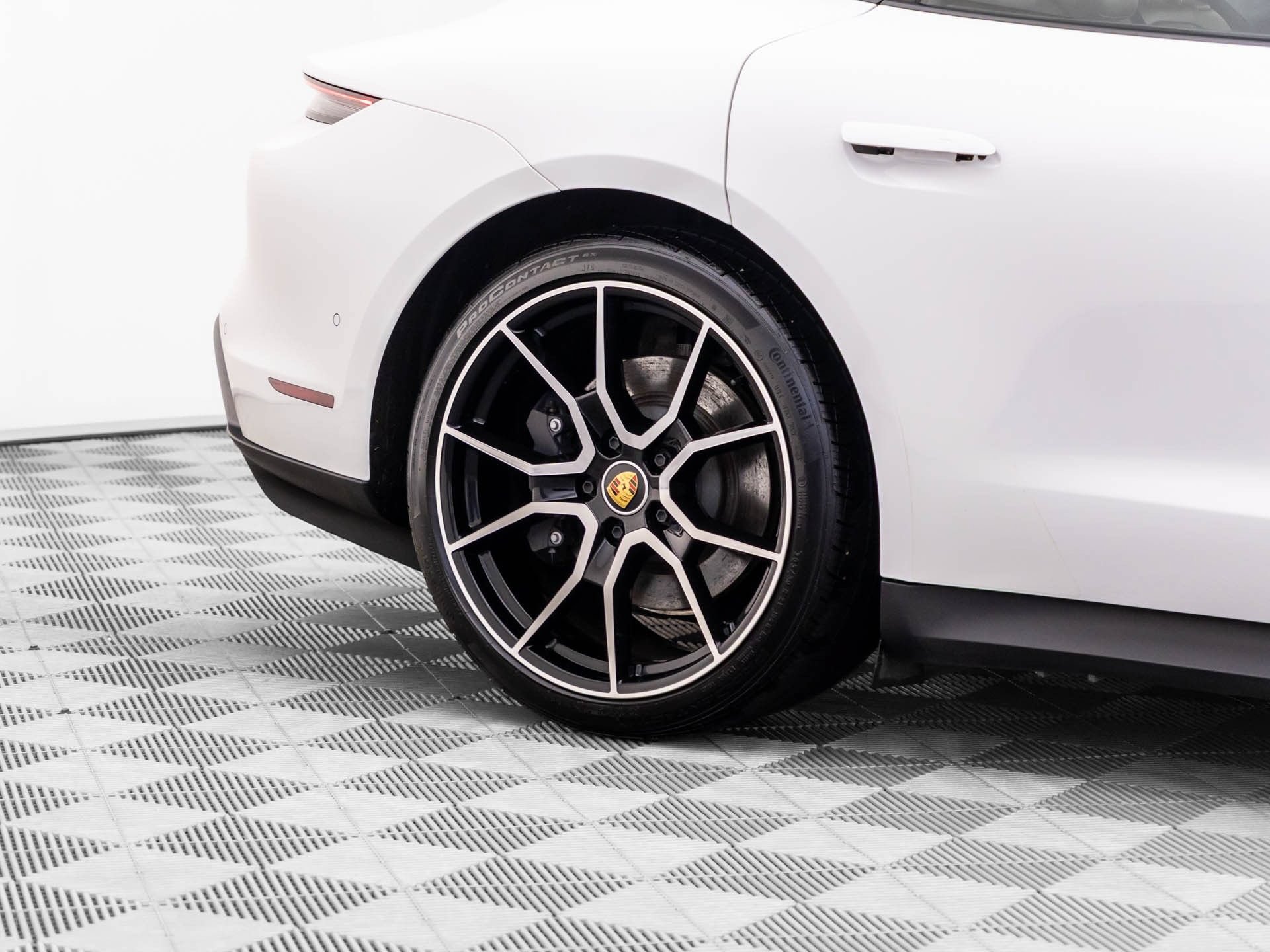 Used 2023 Porsche Taycan RWD image 38