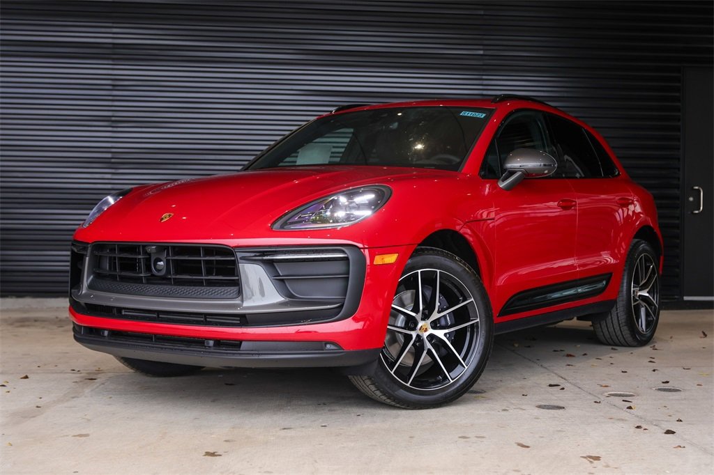 Certified 2025 Porsche Macan Turbo image 1