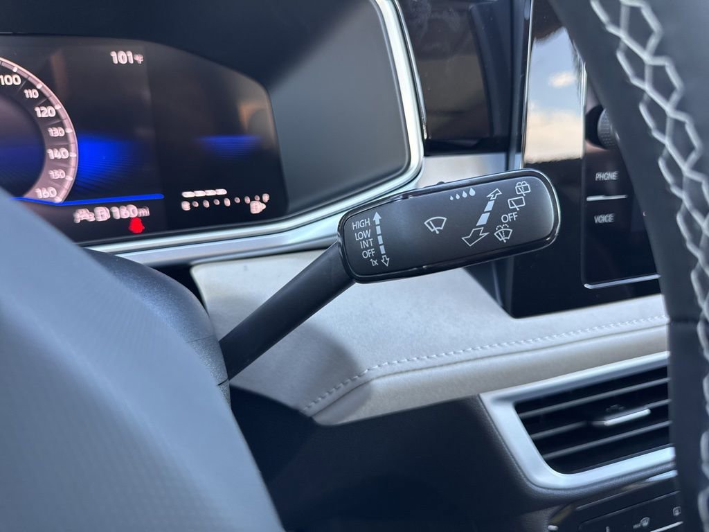 New 2025 Volkswagen Taos SE image 37
