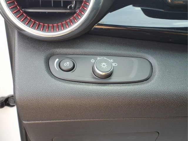 Used 2024 Chevrolet Trax RS w/ Sunroof Package image 15