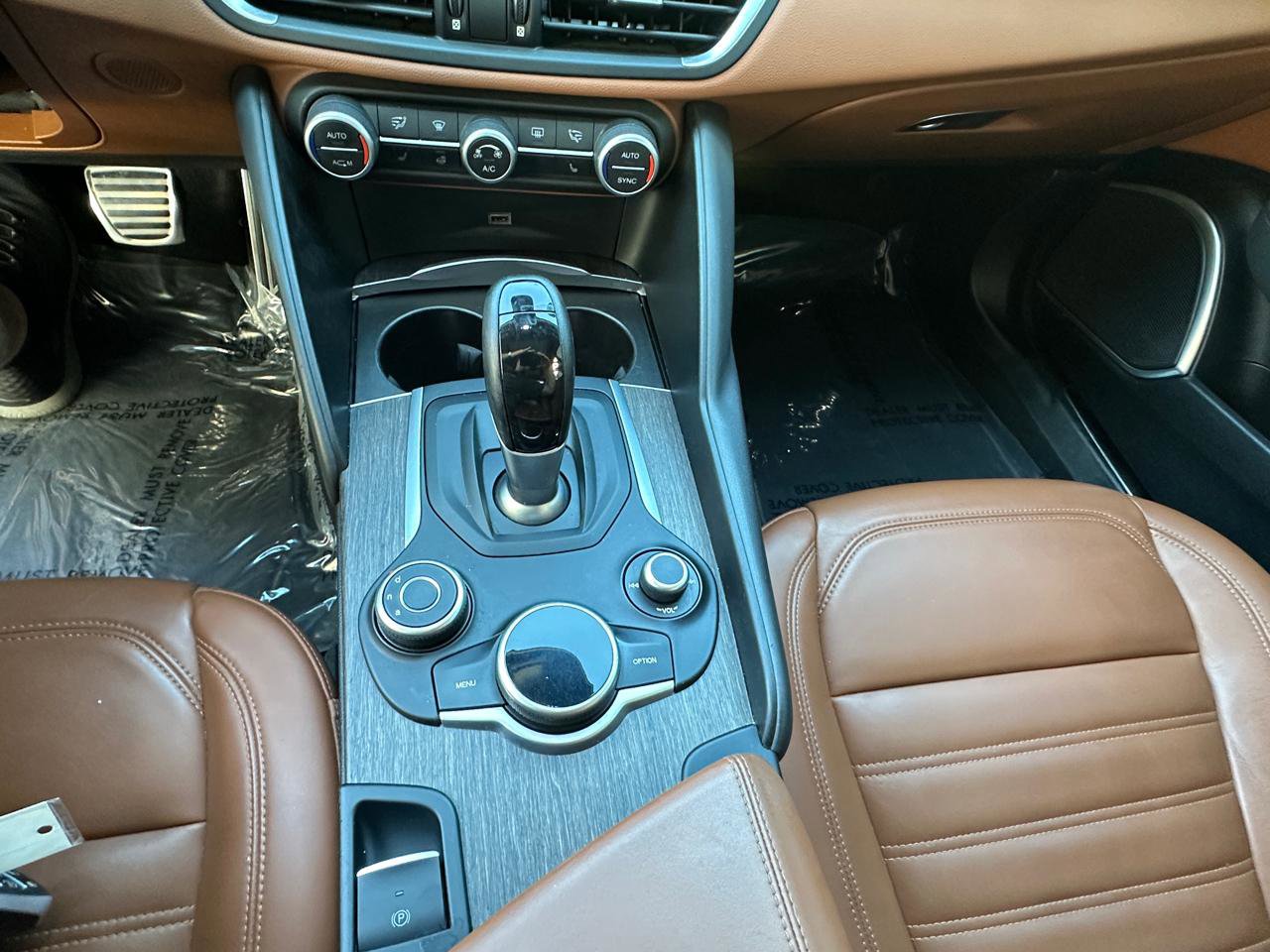 Used 2019 Alfa Romeo Giulia Ti w/ Quick Order Package 22X Lusso image 17