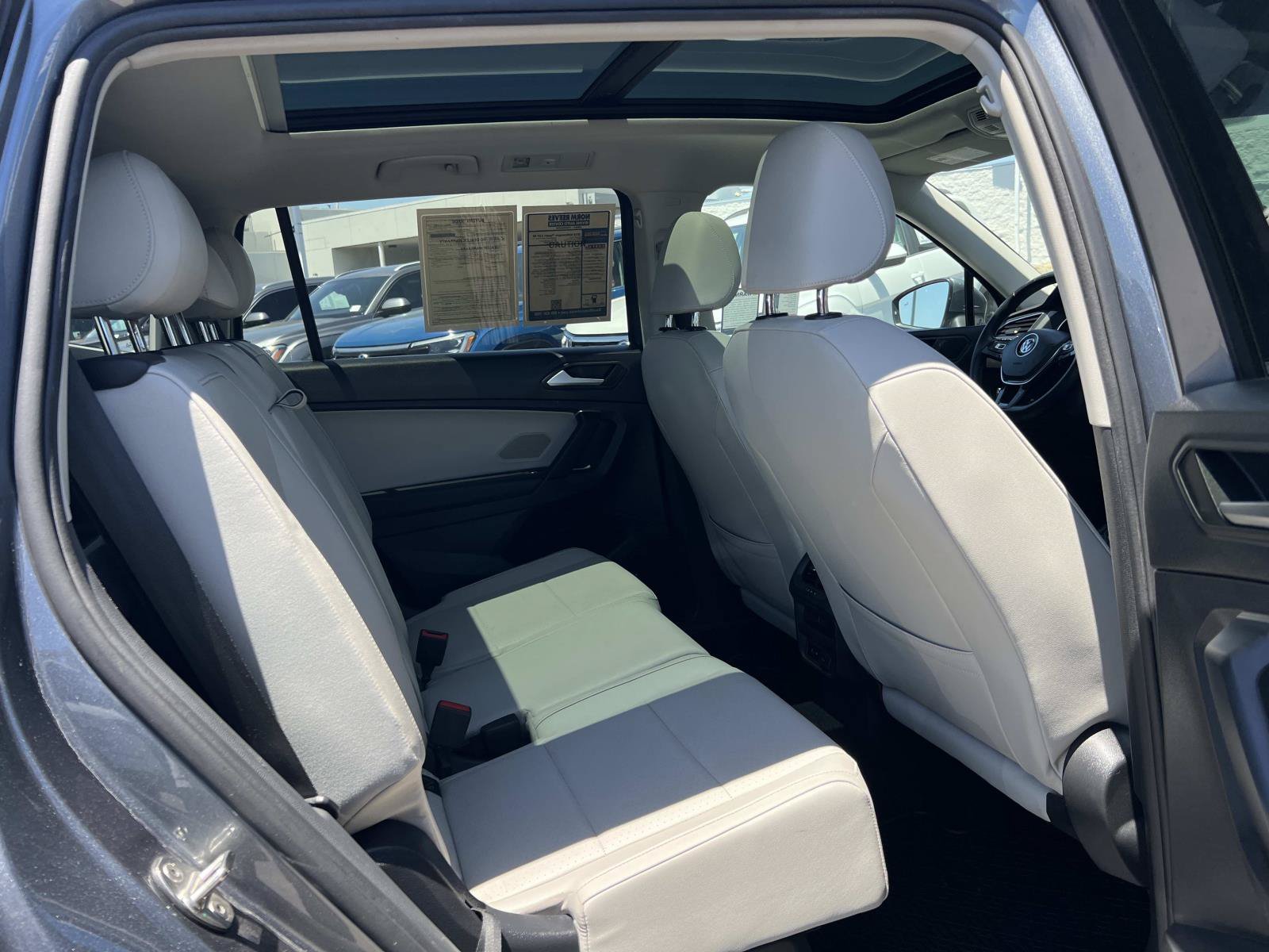 Used 2019 Volkswagen Tiguan SE w/ Panoramic Sunroof Package FWD image 33
