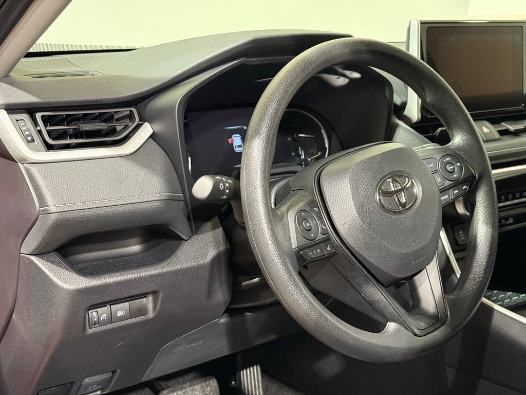 Certified 2025 Toyota RAV4 LE AWD/4WD image 17