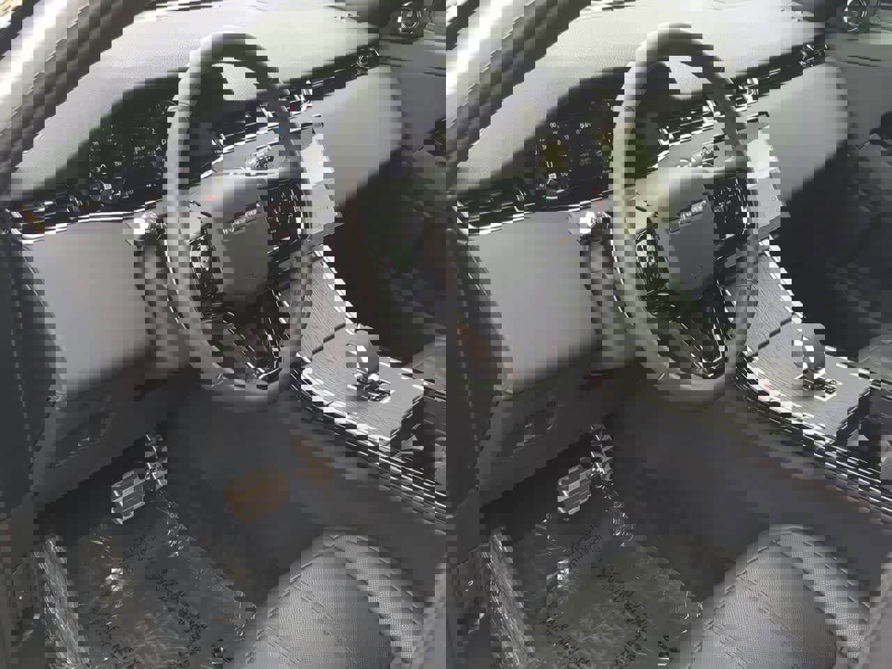 Certified 2025 Land Rover Range Rover Evoque Dynamic SE image 10