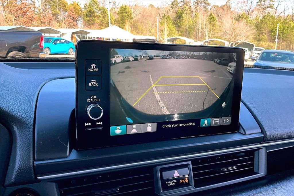 Used 2024 Honda Pilot Touring image 13