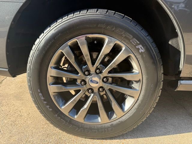Used 2019 Ford Expedition Limited w/ Equipment Group 301A RWD image 14
