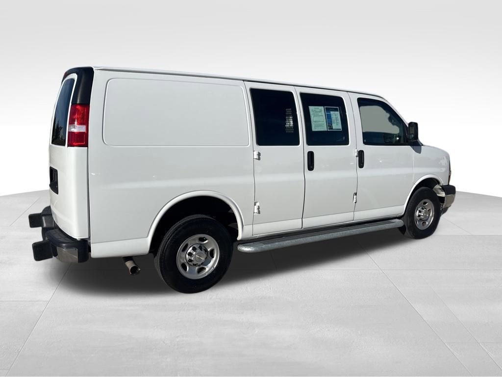 Used 2023 Chevrolet Express 2500 w/ Driver Convenience Package image 7