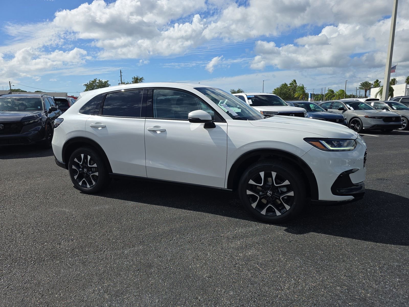 New 2026 Honda HR-V EX-L image 2