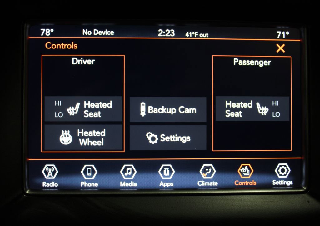 Used 2019 Jeep Grand Cherokee Laredo AWD/4WD image 17