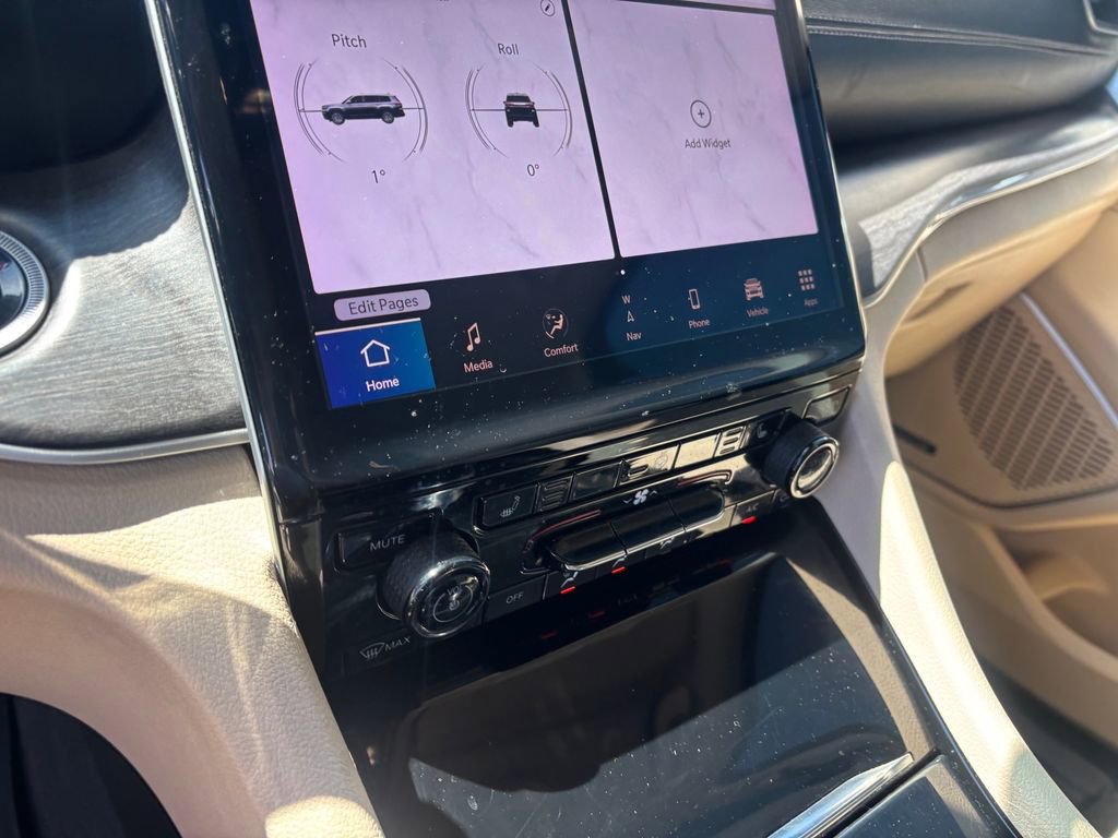 Used 2022 Jeep Grand Cherokee L Limited image 20