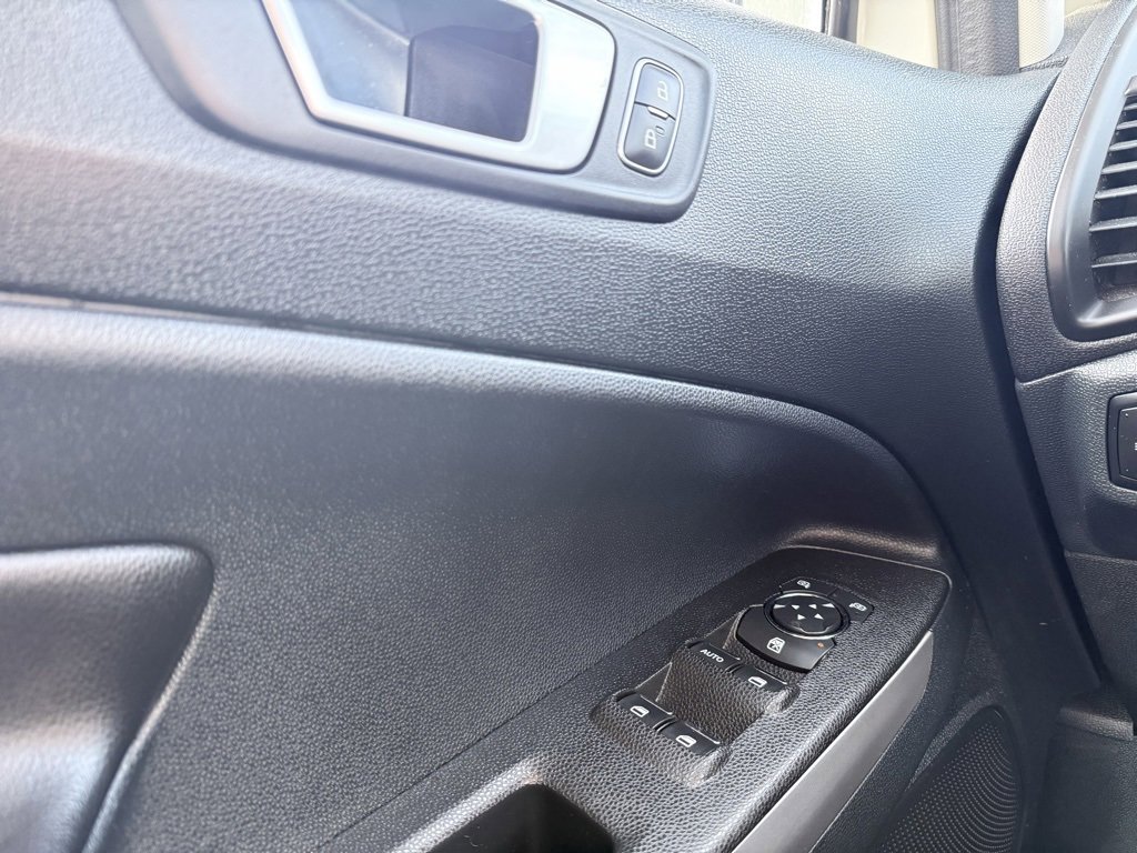 Used 2021 Ford EcoSport Titanium image 11