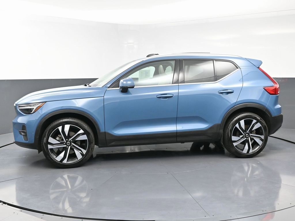 Used 2024 Volvo XC40 B5 Ultimate w/ Protection Package image 6