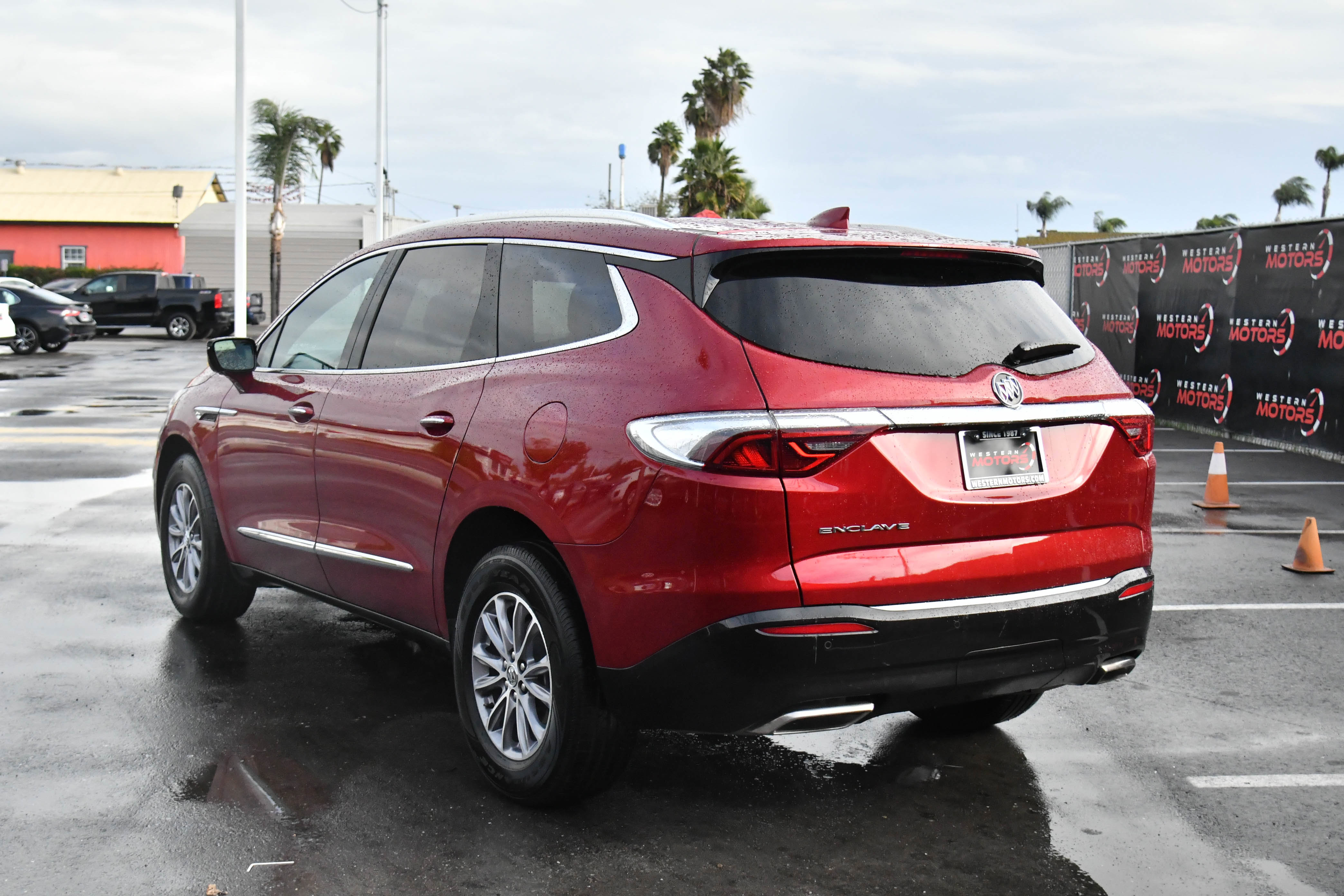 Used 2024 Buick Enclave Premium image 6