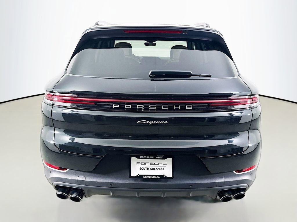 Certified 2025 Porsche Cayenne image 10