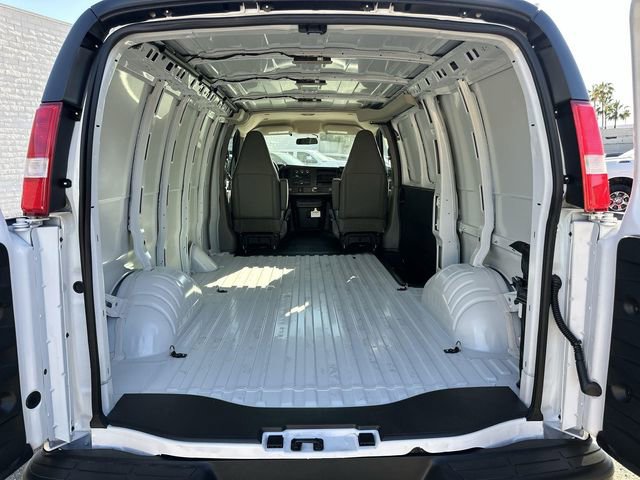 New 2026 GMC Savana 2500 w/ Driver Convenience Package RWD image 21