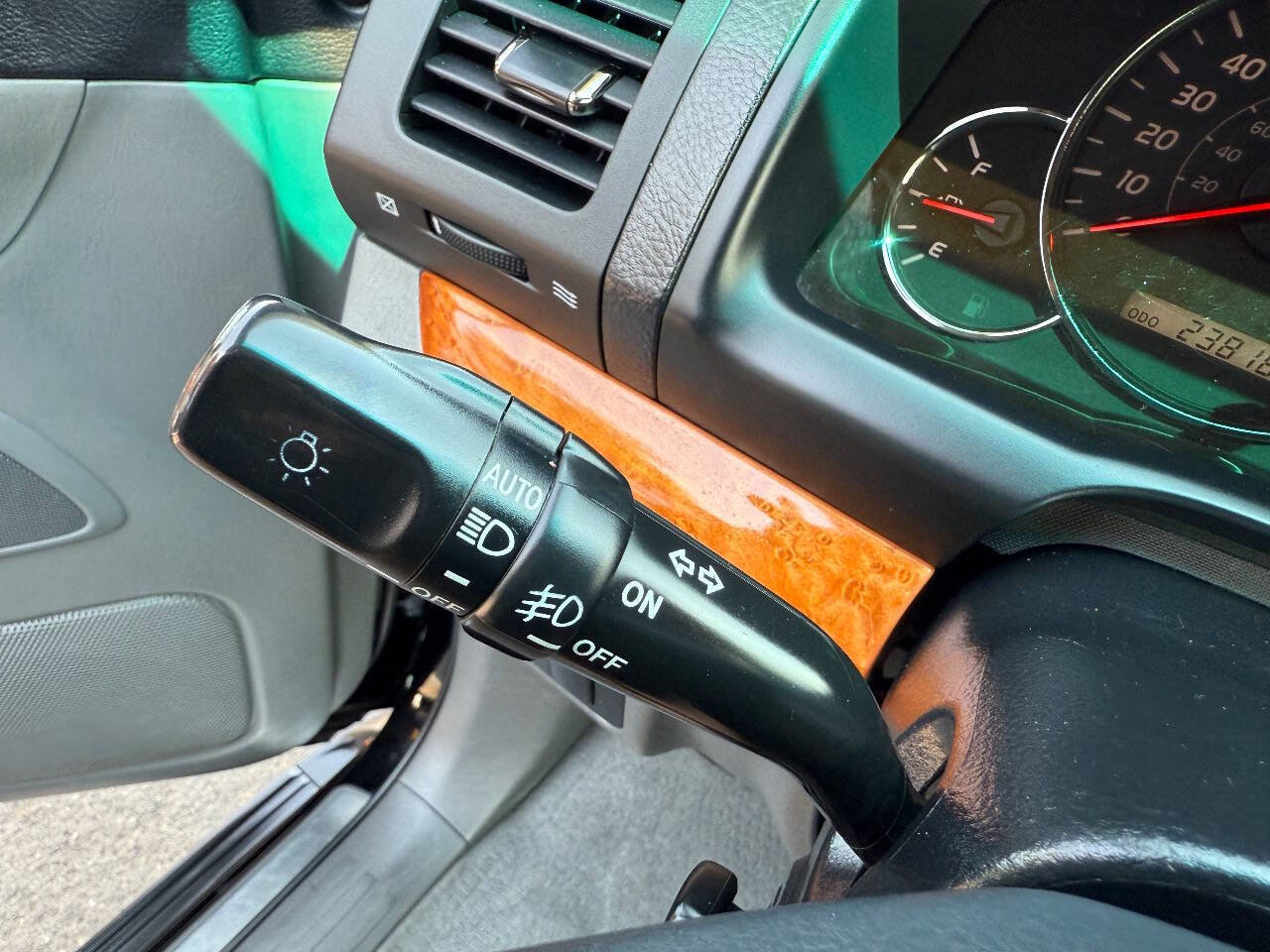 Used 2003 Lexus GX 470 image 32