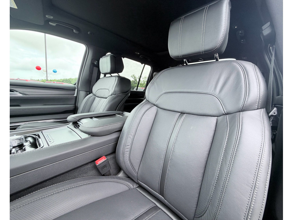 New 2026 Jeep Grand Wagoneer Summit AWD/4WD image 24