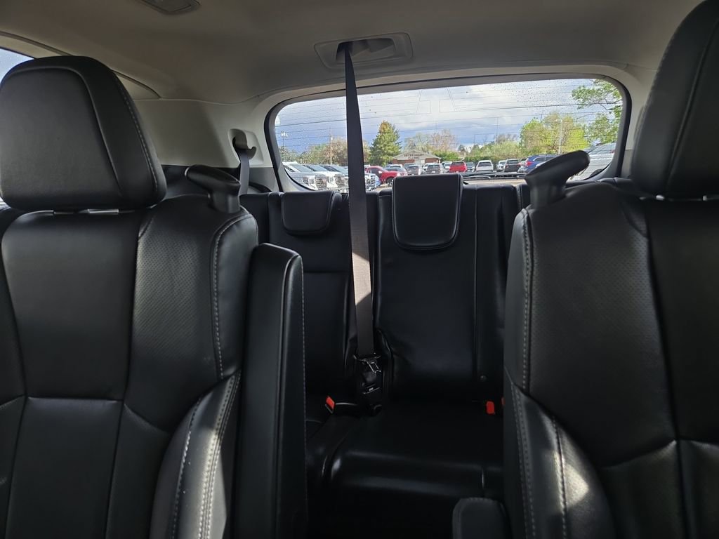 Used 2024 Subaru Ascent Limited w/ Technology Package AWD/4WD image 17