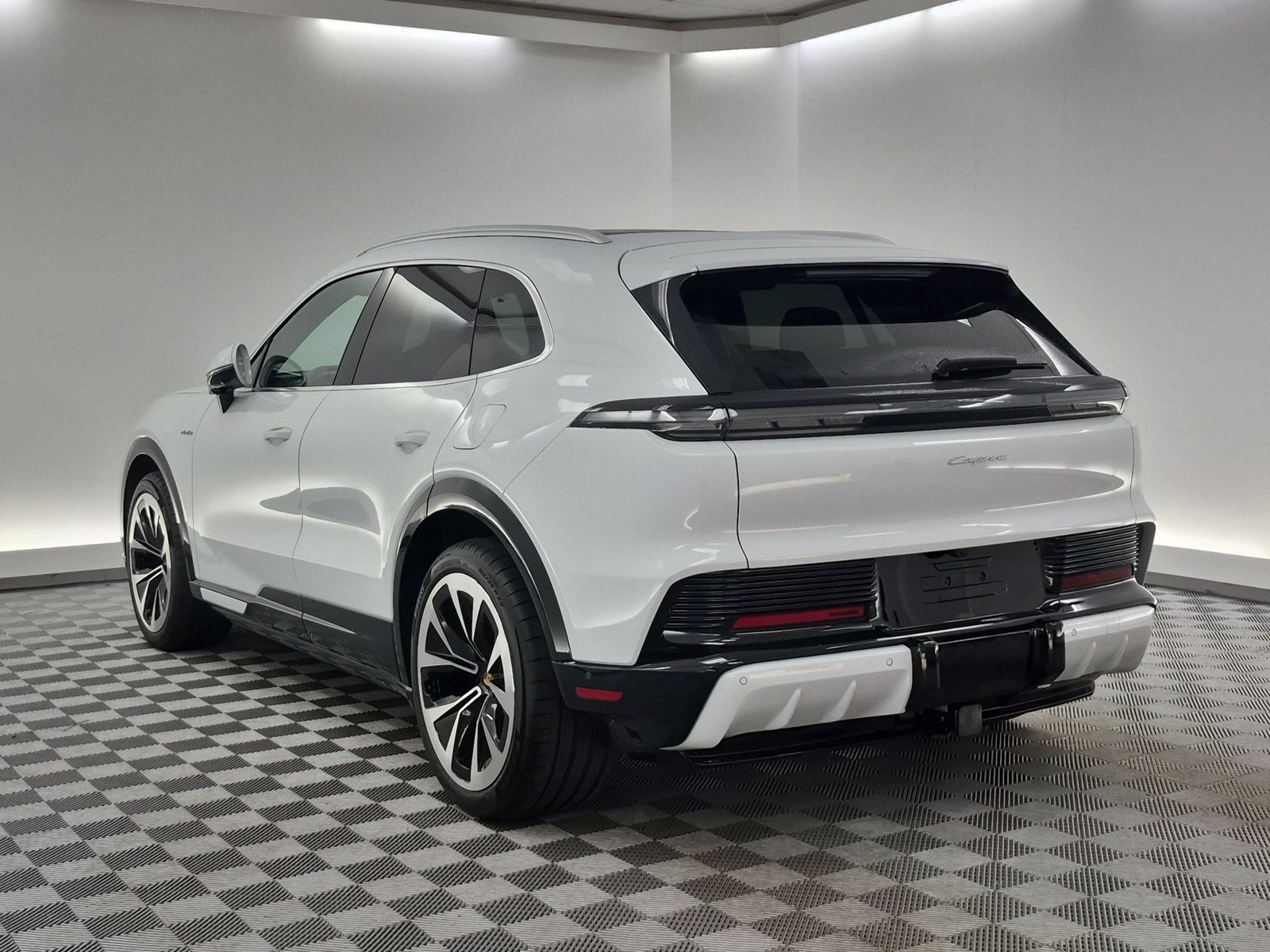 New 2026 Porsche Cayenne Electric AWD/4WD image 3