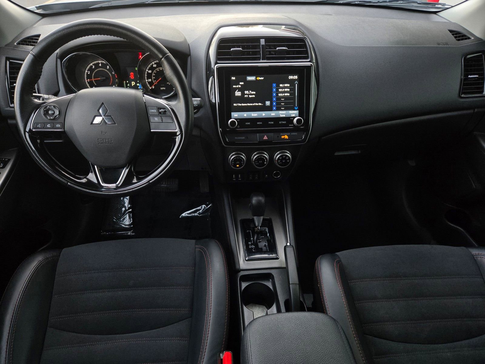 Used 2024 Mitsubishi Outlander Sport SE image 13