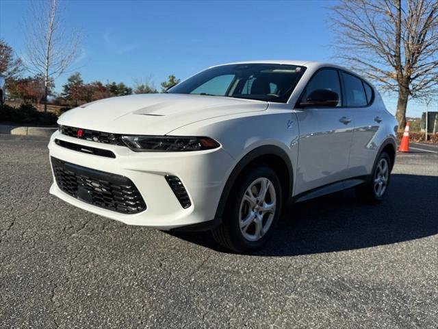 Certified 2025 Dodge Hornet GT w/ Cold Weather Group AWD/4WD image 7