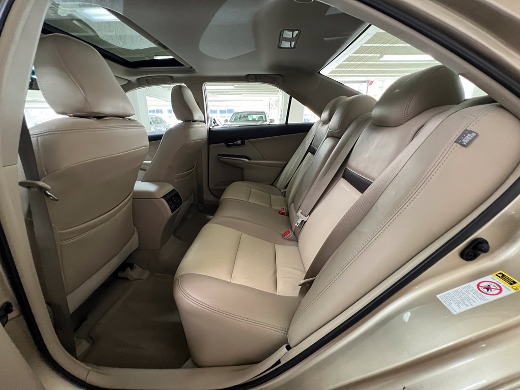 Used 2012 Toyota Camry XLE w/ Convenience Pkg FWD image 16