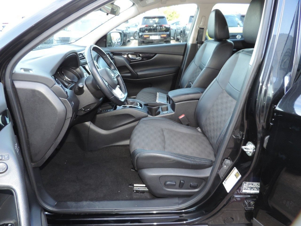 Certified 2021 Nissan Rogue Sport SV w/ Technology Package FWD image 19