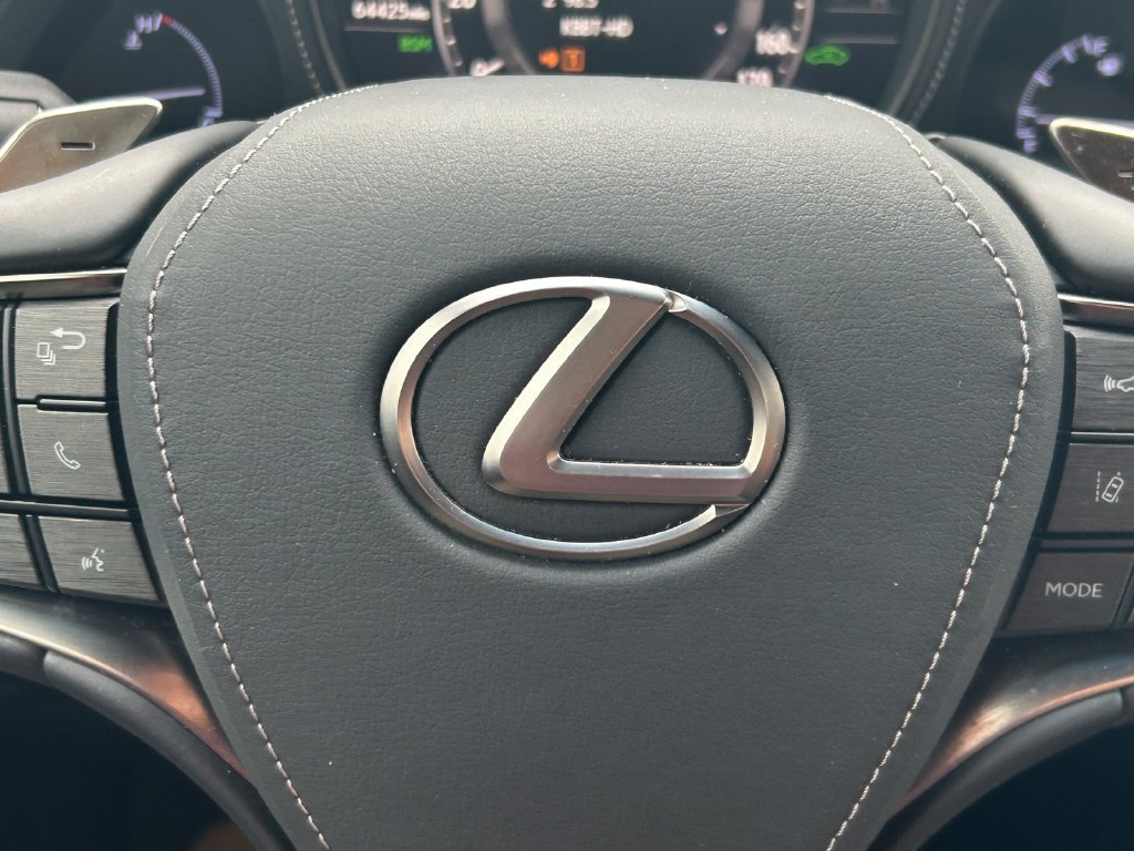 Used 2020 Lexus LS 500 w/ Interior Upgrade Package RWD image 40